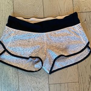 Lululemon white/pale pink polka dot shorts 2.5